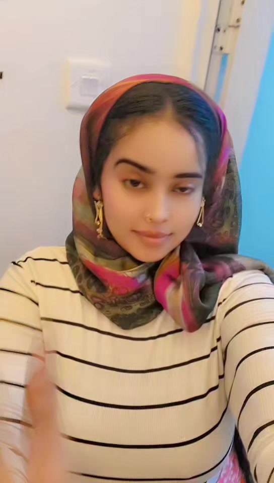 @officialqueencute🥰🤑🥂✅️