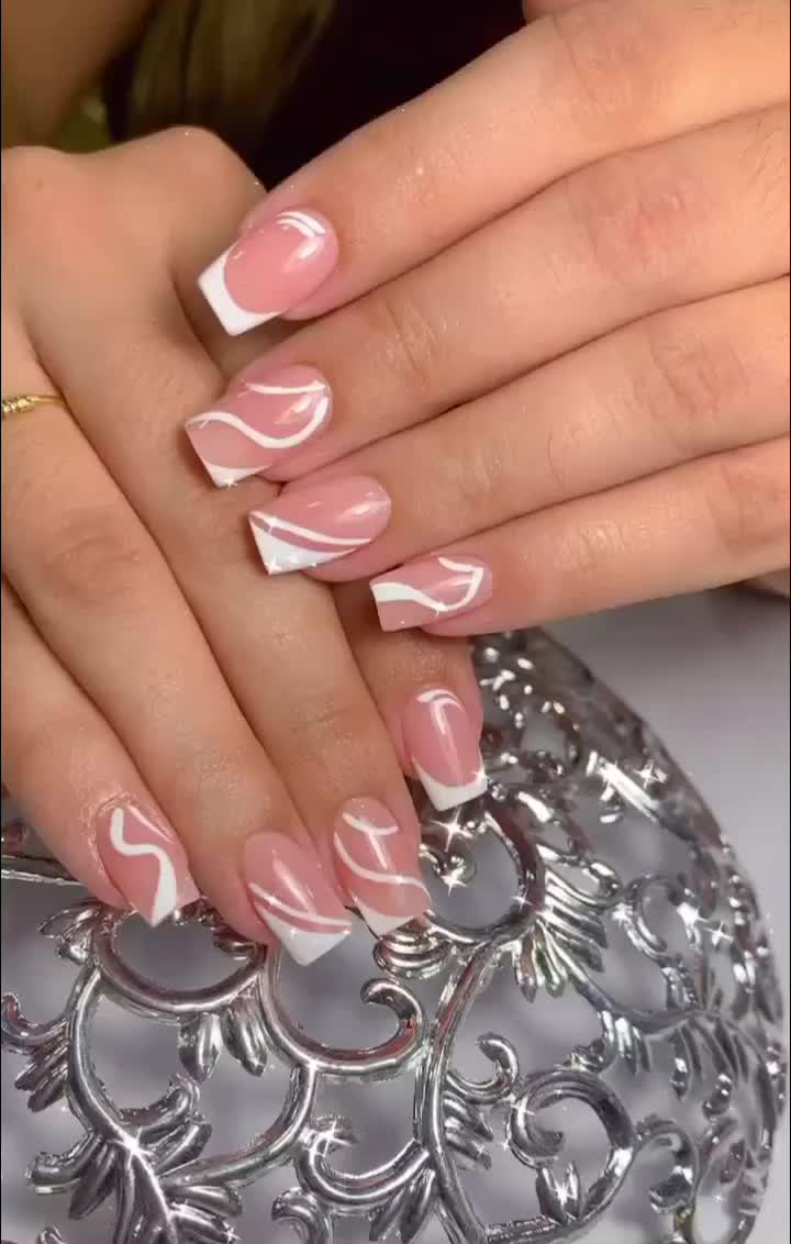 @karolnailsstudio_