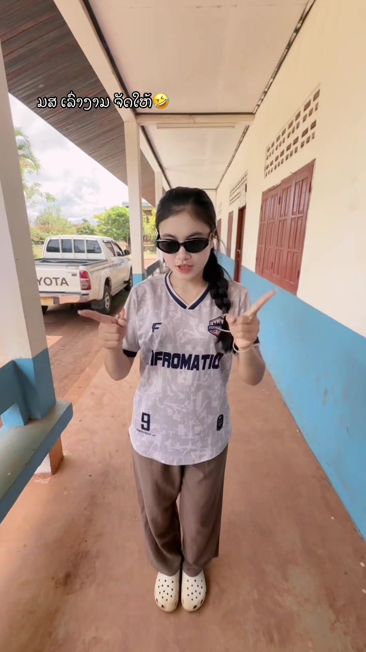 @ແມ່ຄ້າໄກ່_ (ຮັບຖ່າຍຮູບ)📸
