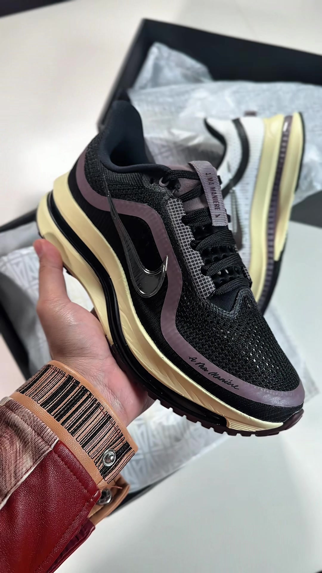 @Sneaker Freaker