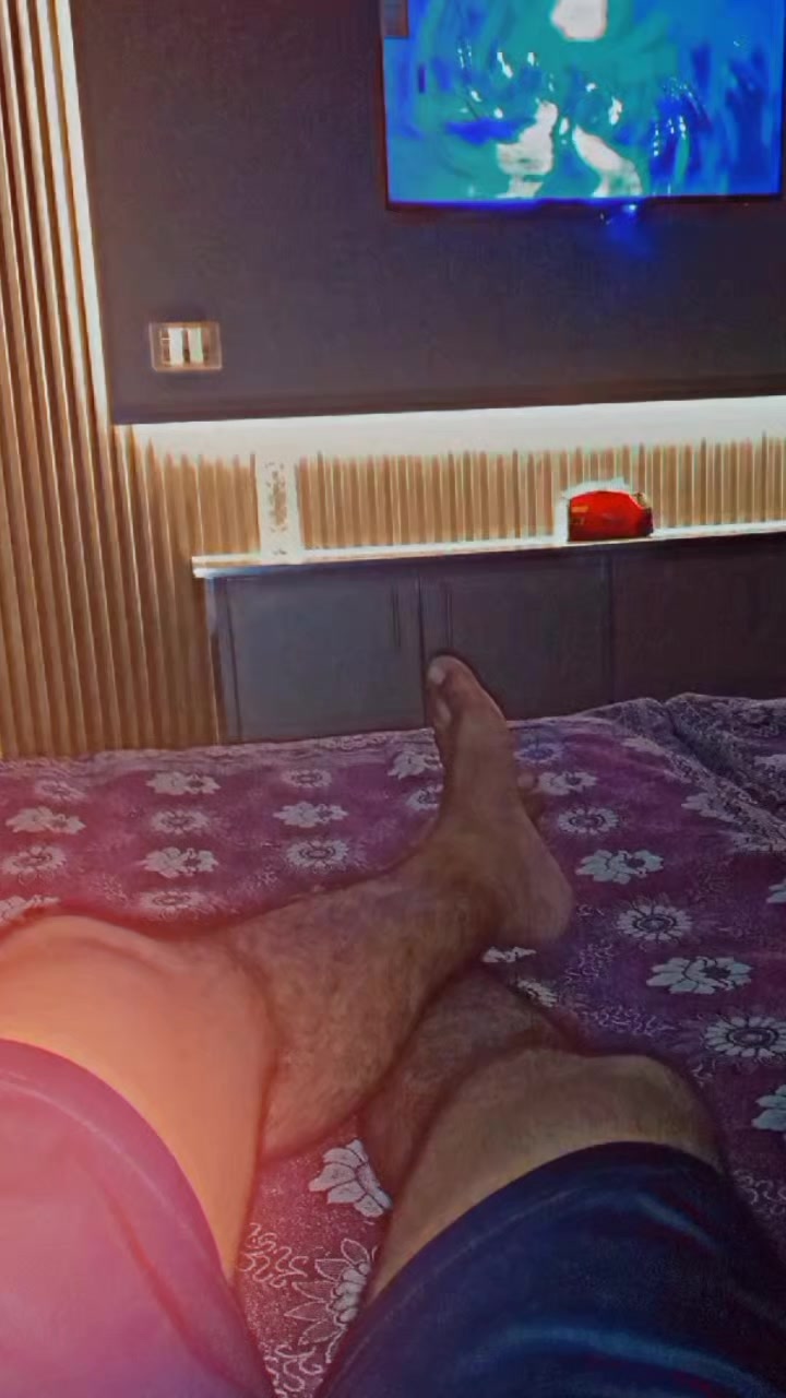 @Zeeshu 👑