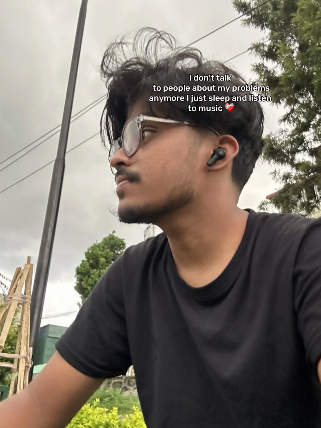 @Sujeet ✨🩵