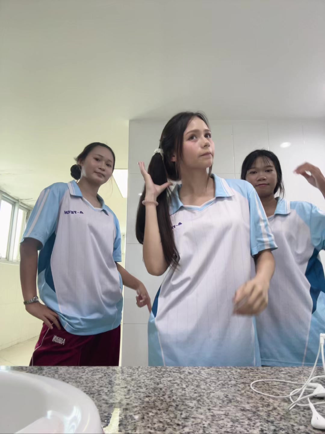@~ลีลาลี่ล่า~