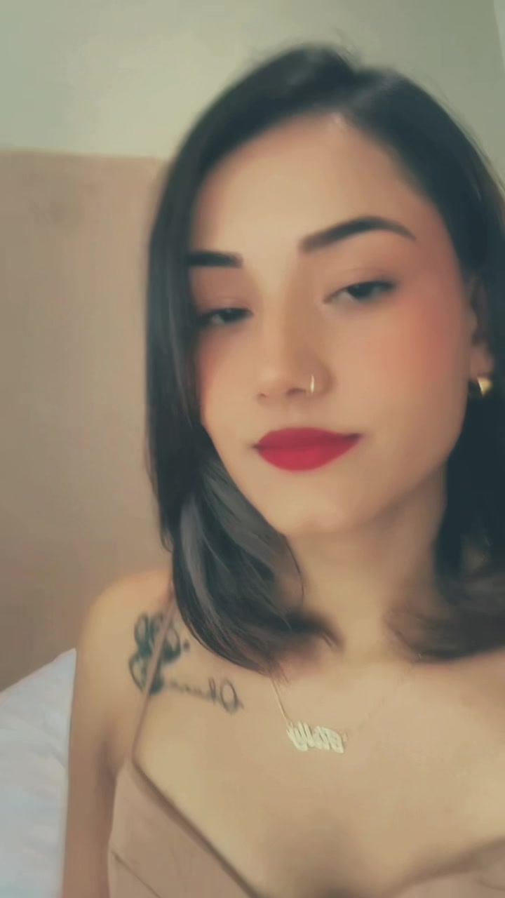 @𝐾𝑒𝑙𝑙𝑦𝐶ℎ𝑎𝑛𝑡𝑒𝑁𝑎𝑖𝑟♡