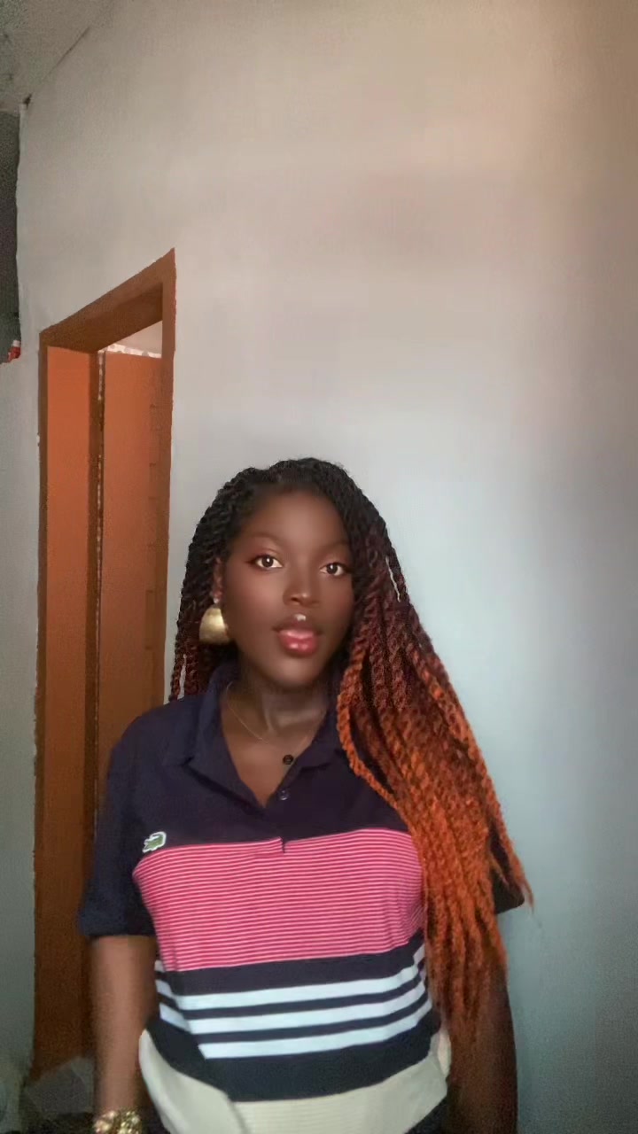 @CHEZ MISS HELENA 🛍💋🇨🇮