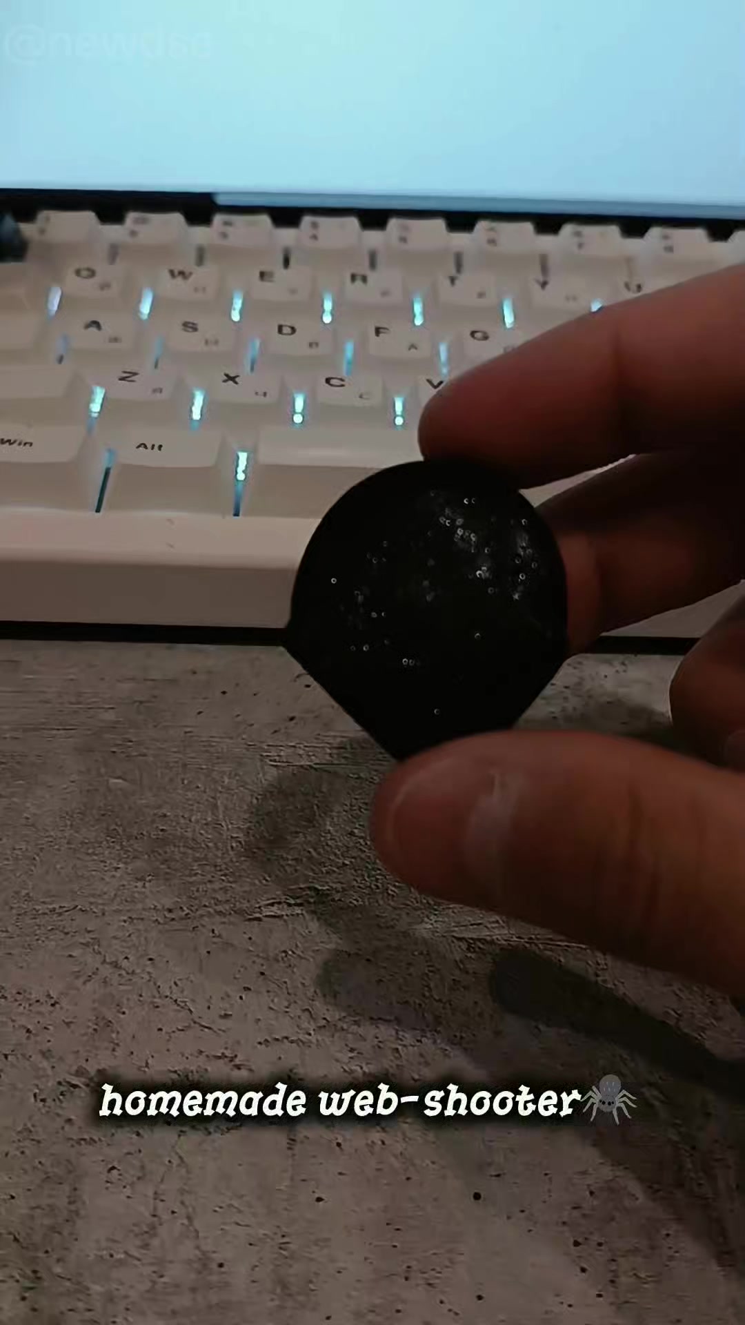 @🕷️