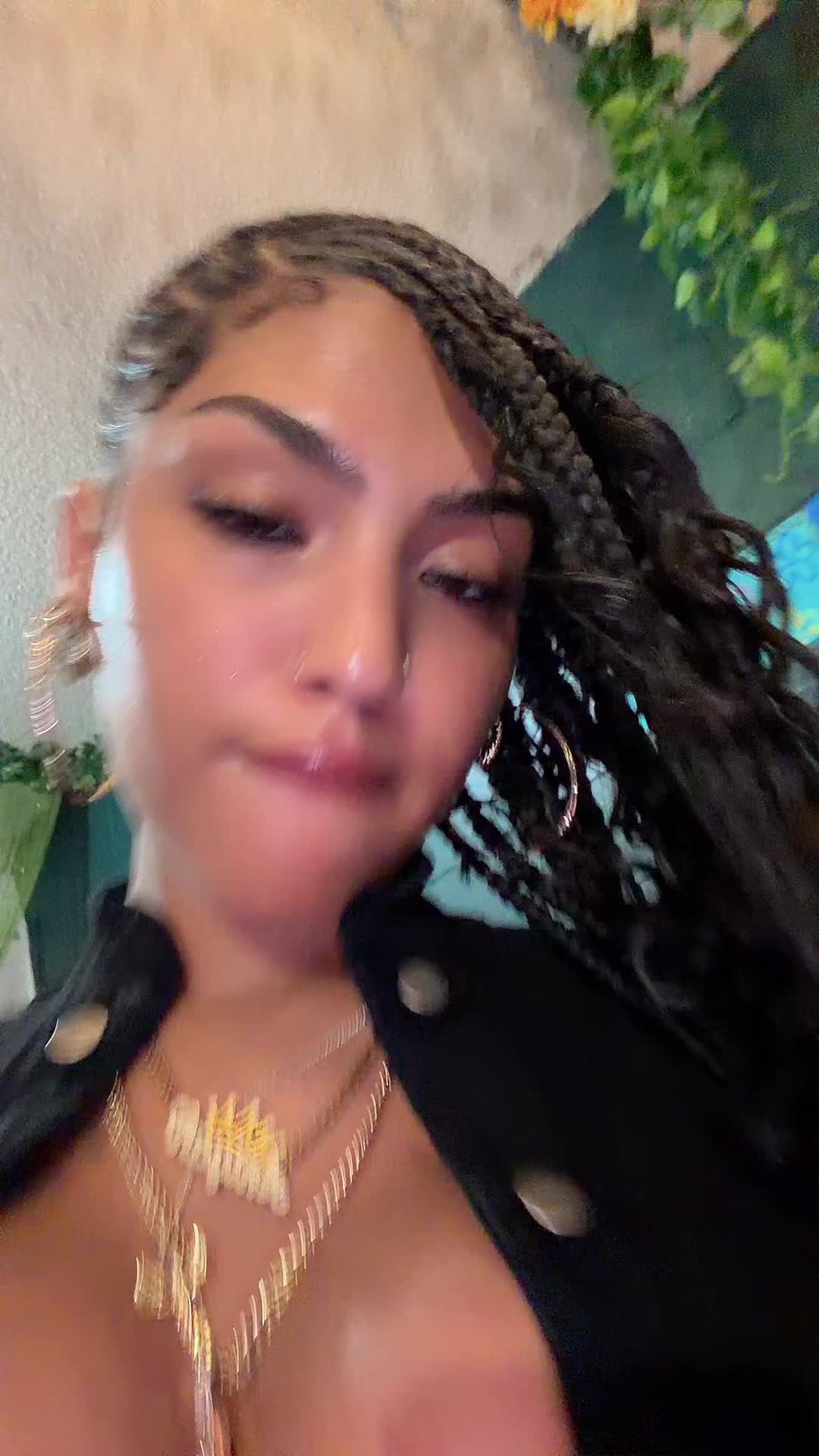 @aniyahalbino