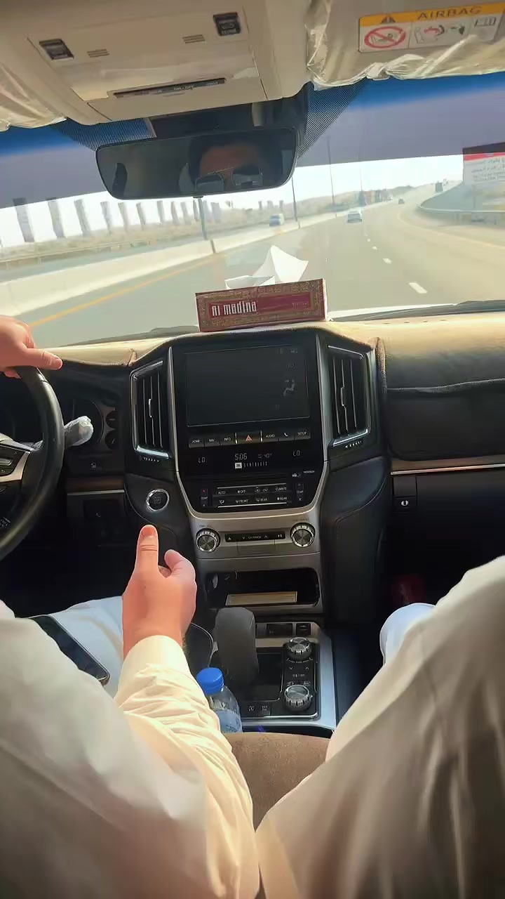 @Malak Nasar khan (MNk)