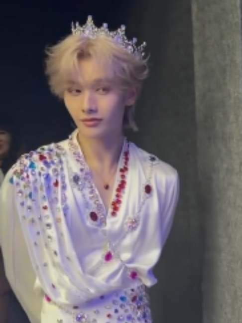 @V:⤾·˚