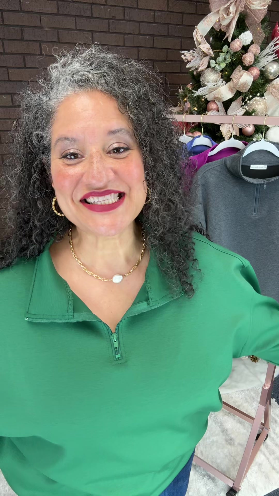 @mintpineappleboutique