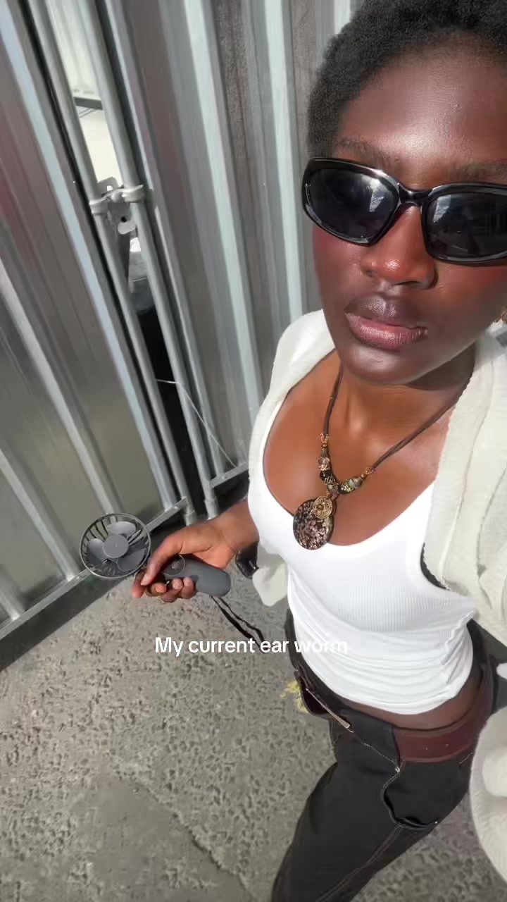 @debbiesmag