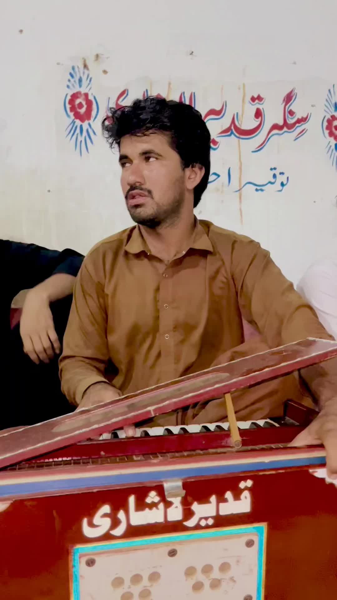 @𝐒𝐢𝐧𝐠𝐞𝐫𝑄𝑎𝑑𝑖𝑟𝐋ashari