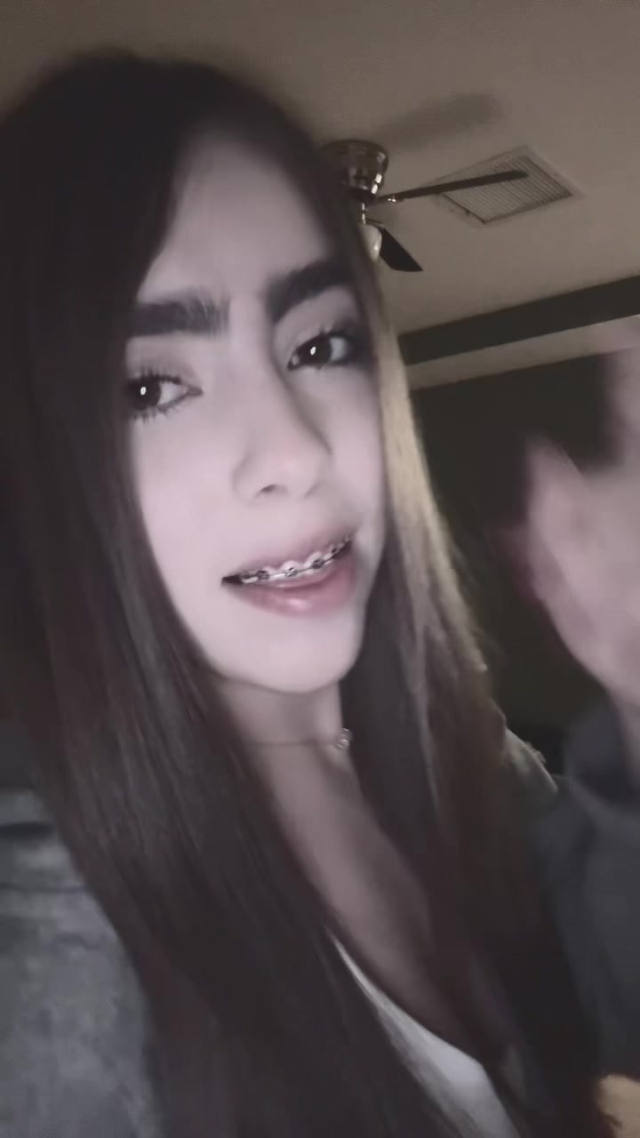 @_andreaalizee_