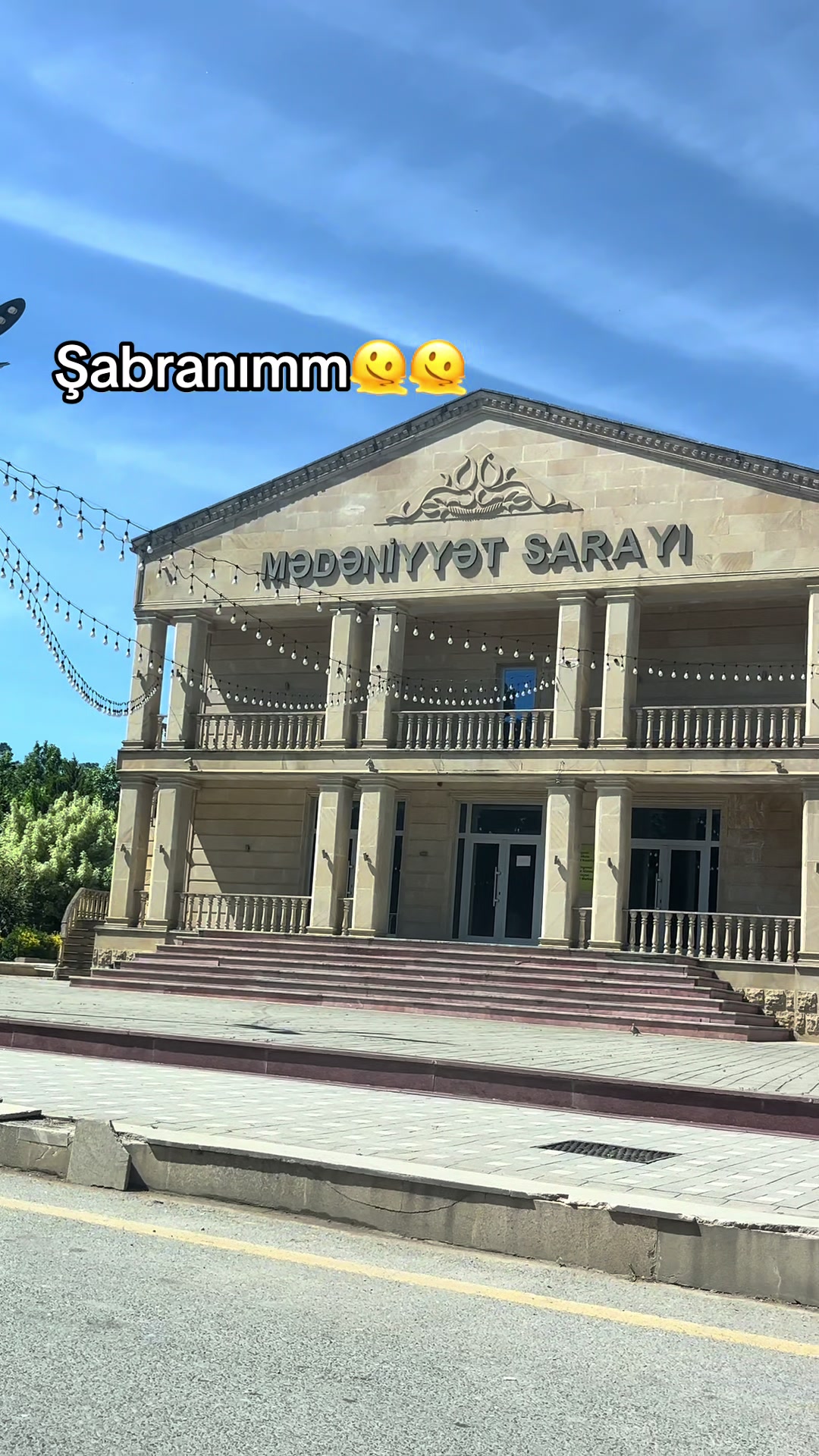 @👀