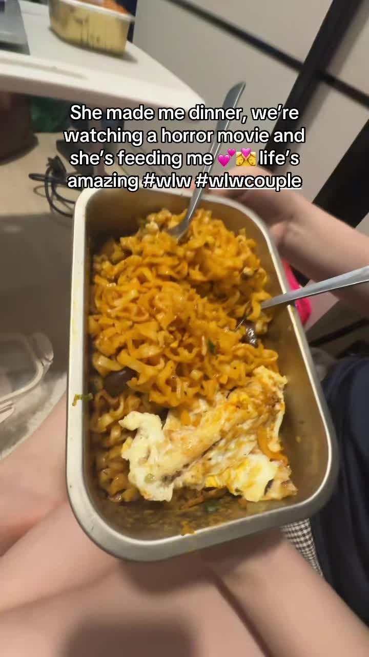 @mitunasree 🥀👩❤️💋👩
