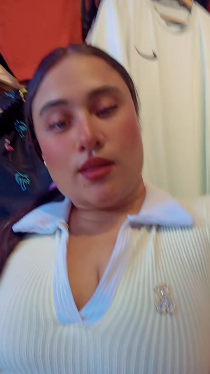 @Valentina Marin 💜