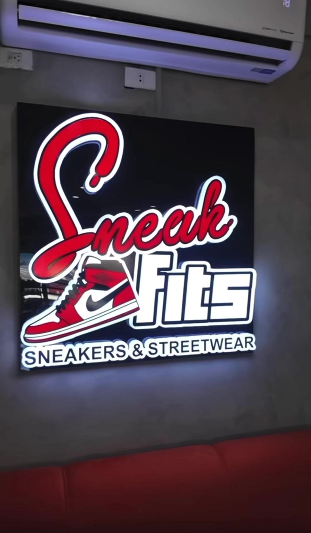 @Sneakfits