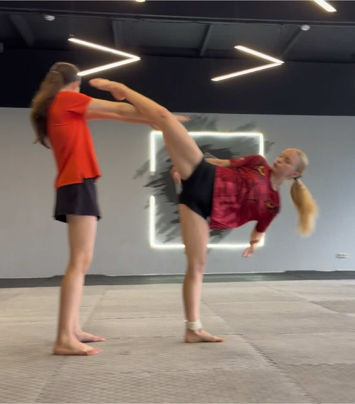 @kruhlyk.liza