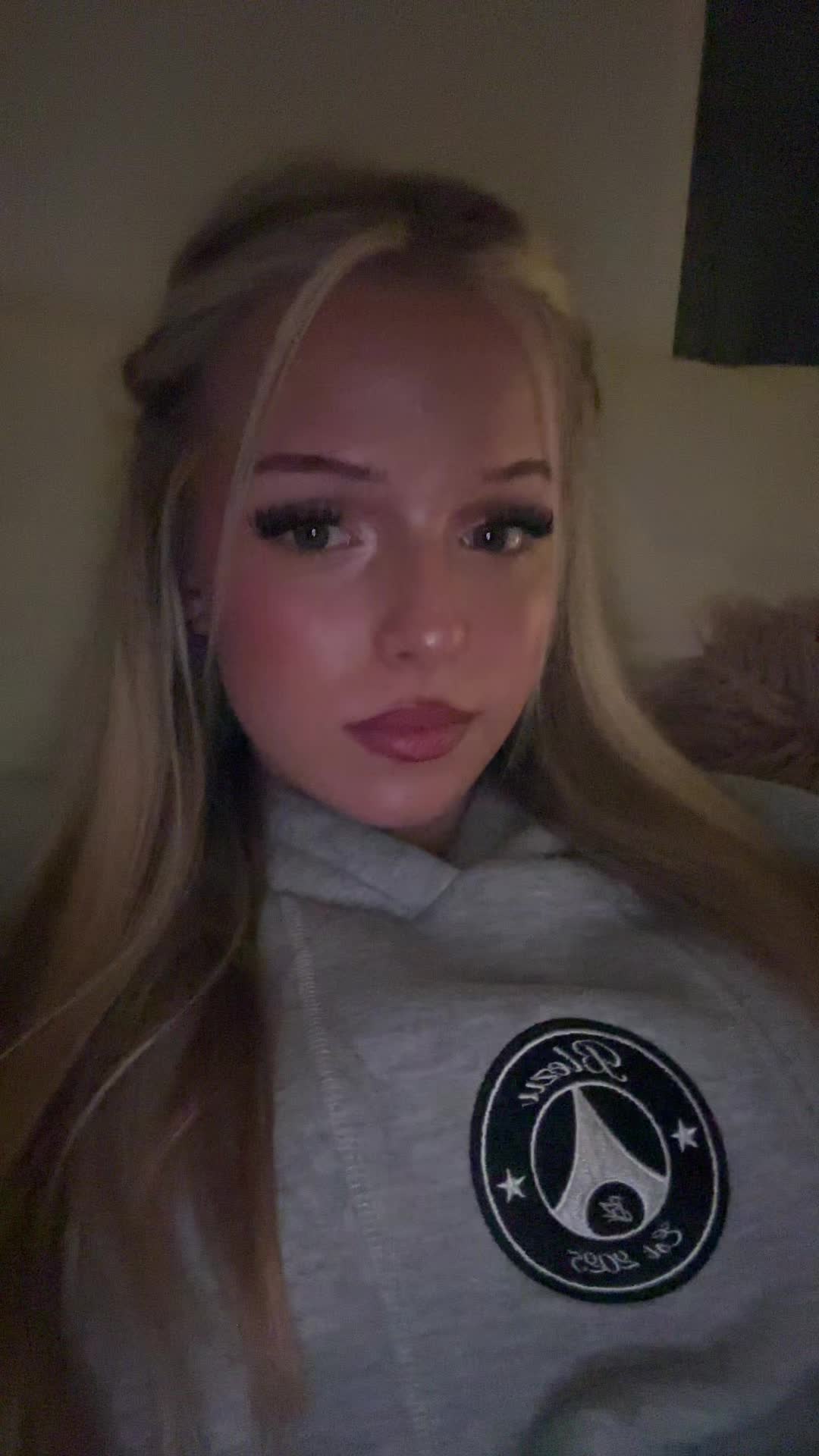 @𝐙𝐨𝐞𝐲
