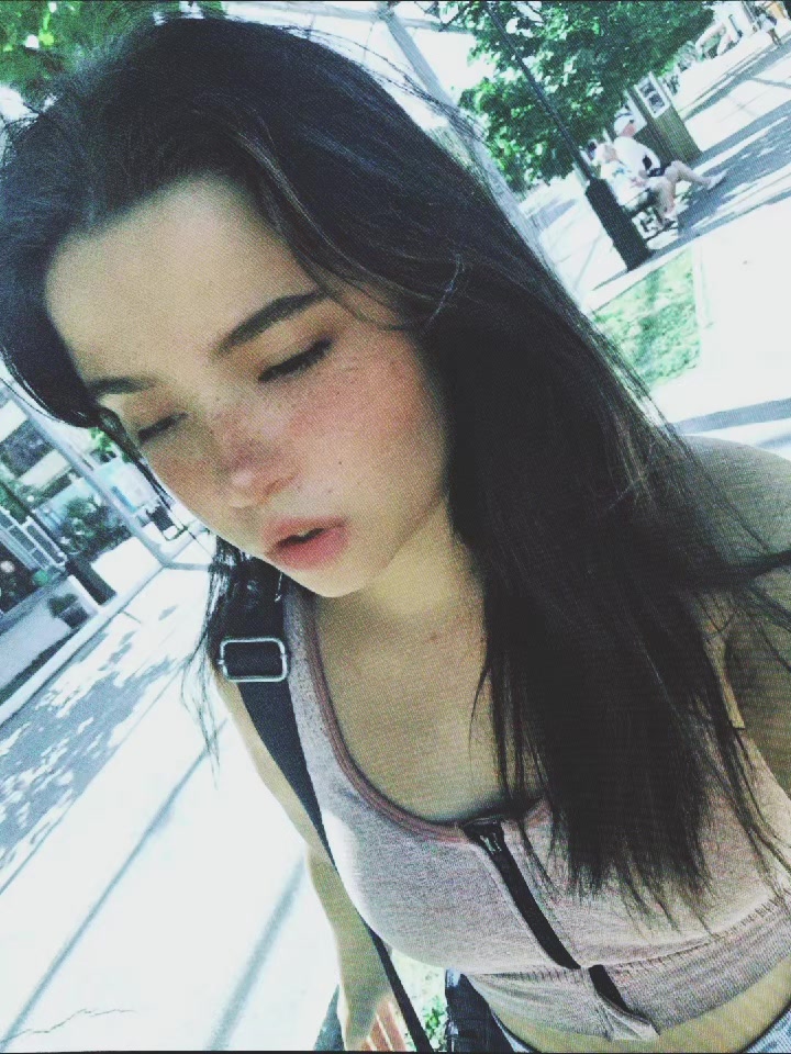 @Angel_Grez