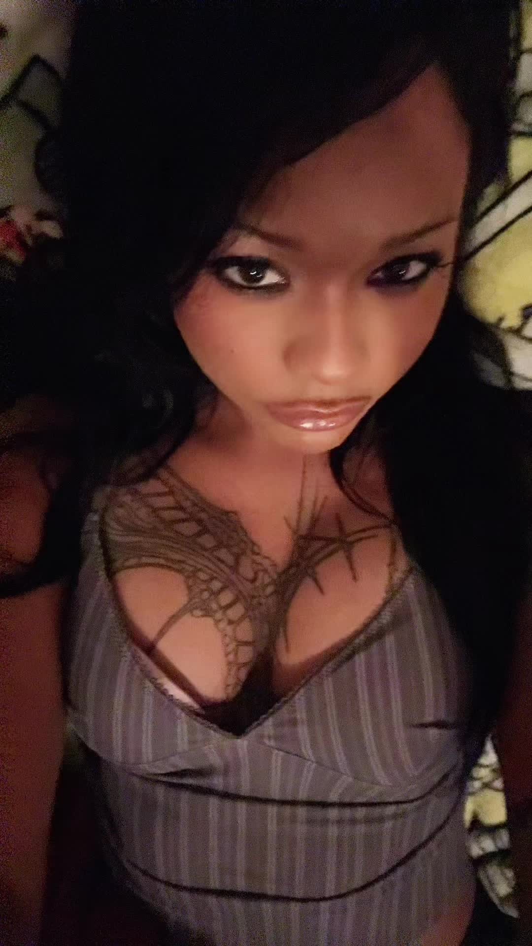 @girlnxtdoor