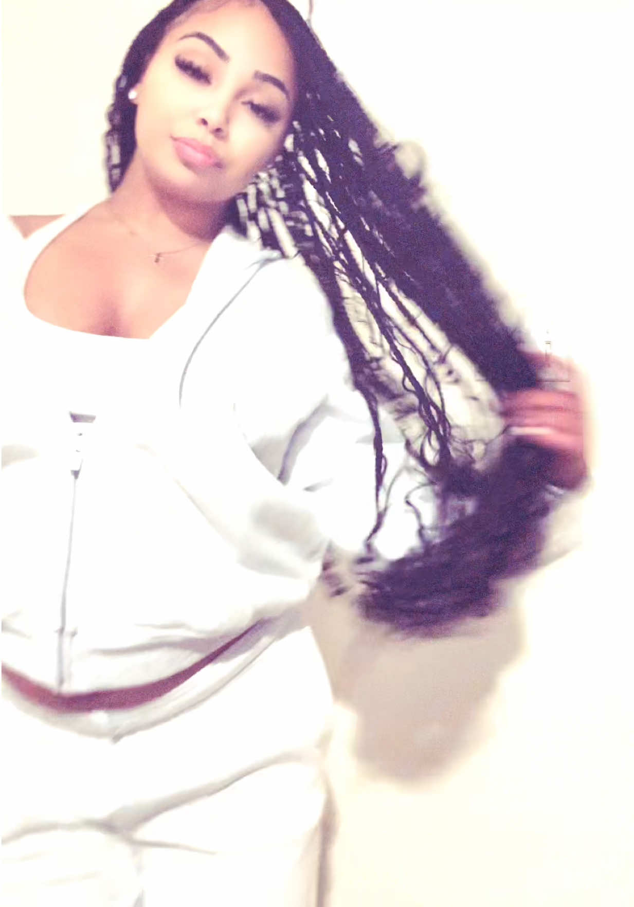 @amxv.v