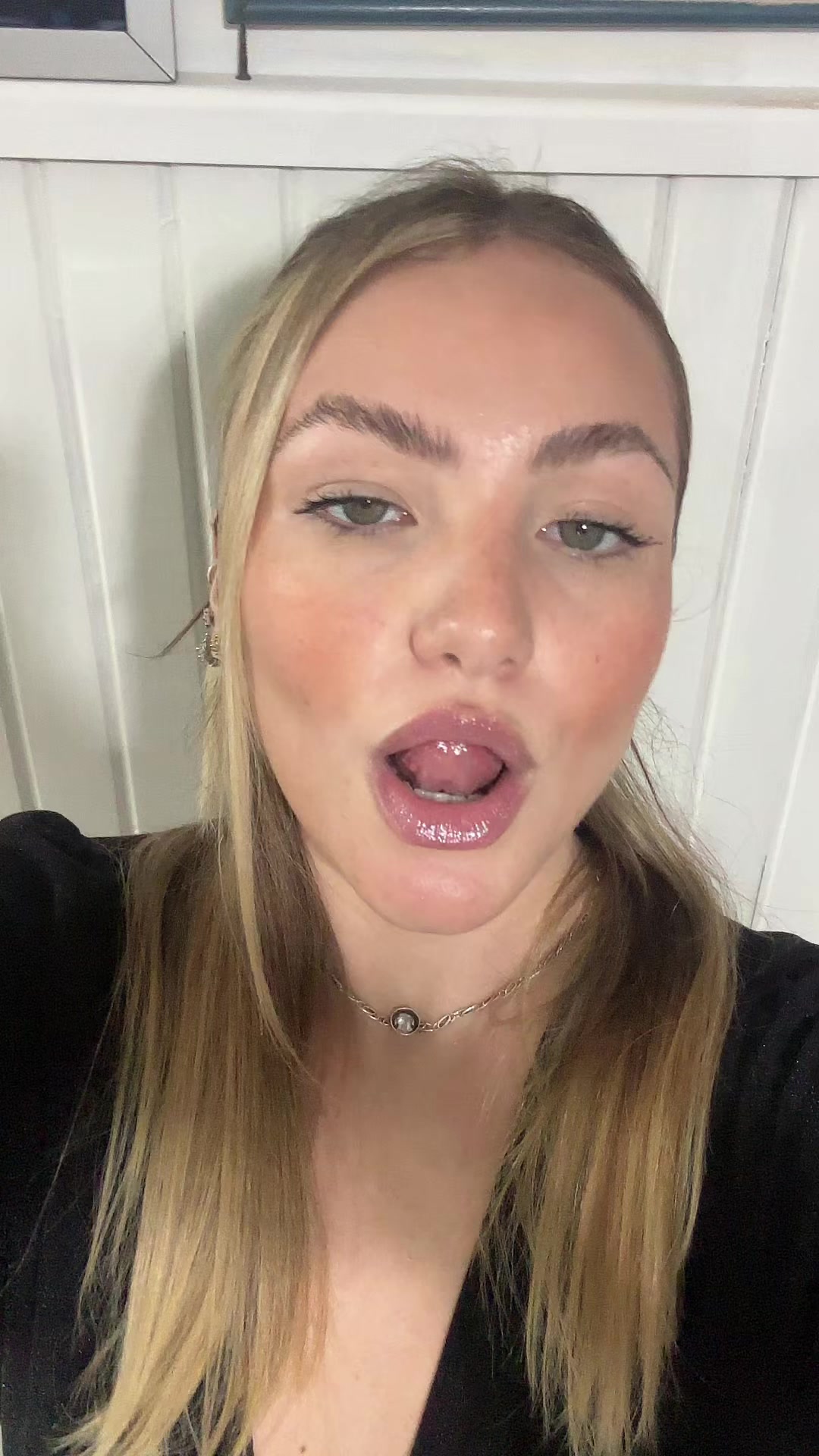 @Agostinaron