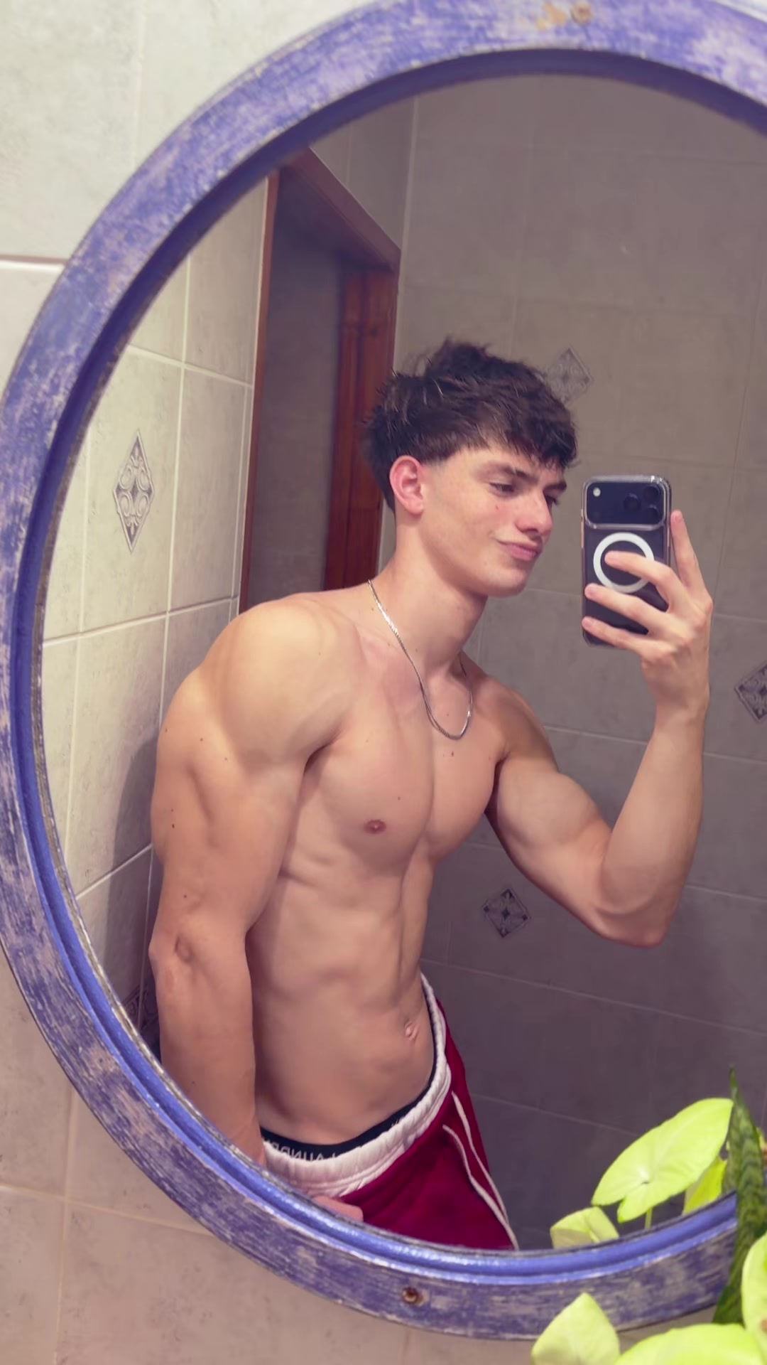 @aaron.shm. 🏳️