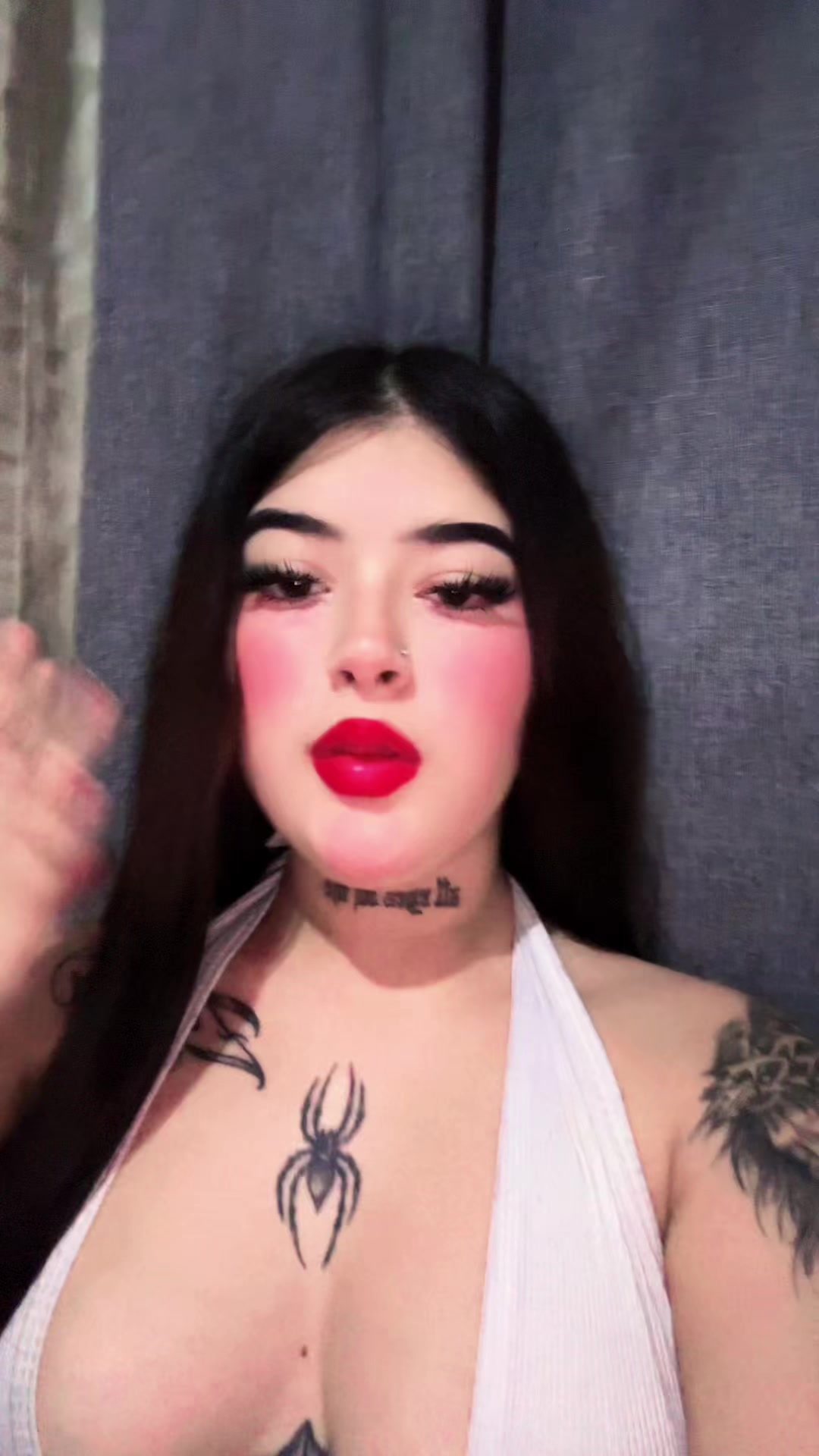 @Brii🍒🕸️