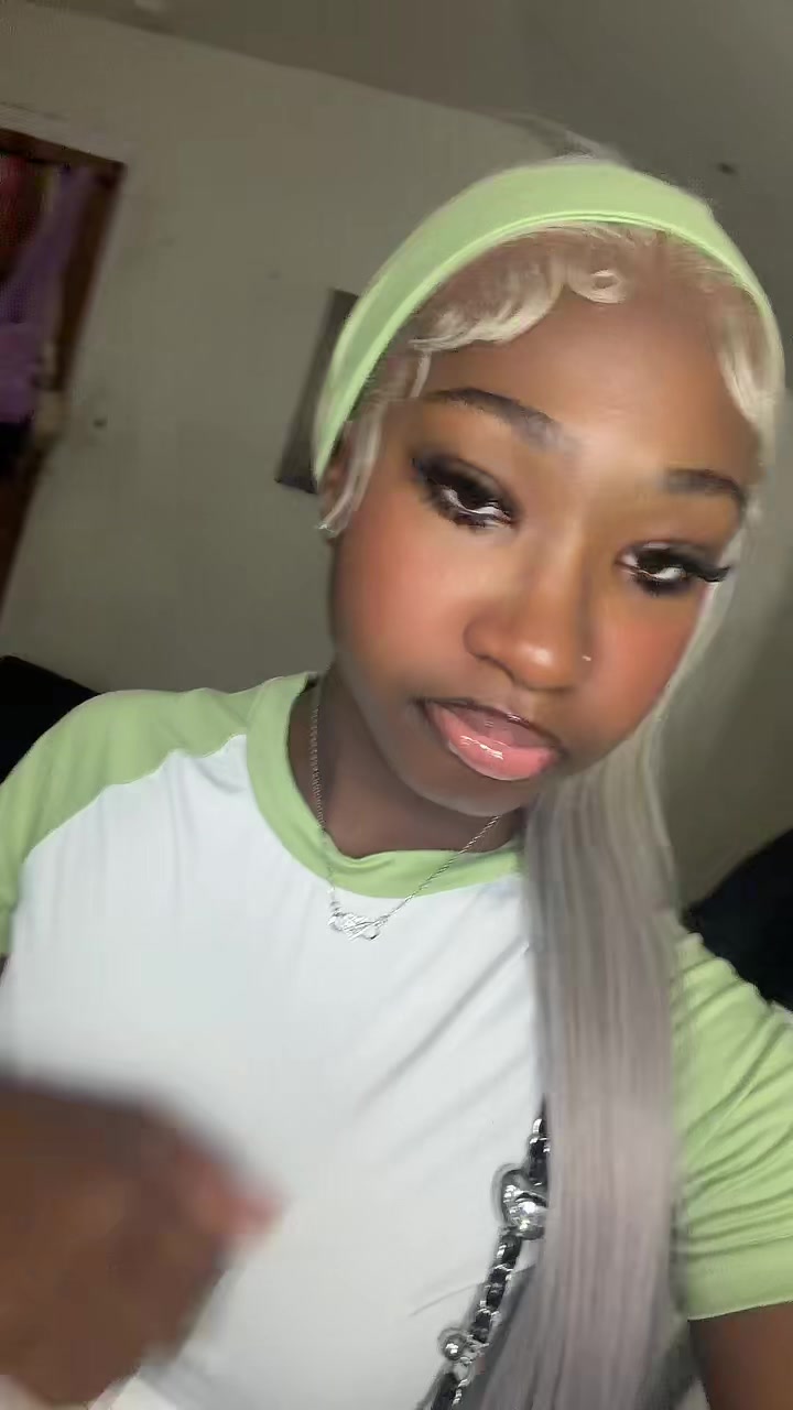 @Queenariiiberryyy🍓