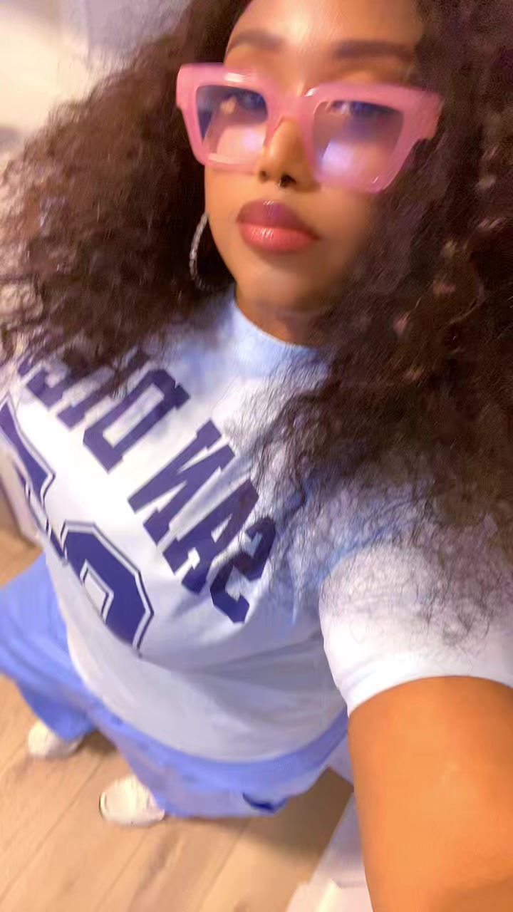 @Vanessa 🇨🇦