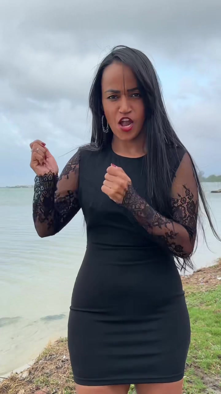 @ale_neves_oficial