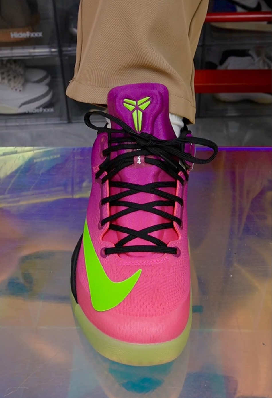 @Lacedsneaker
