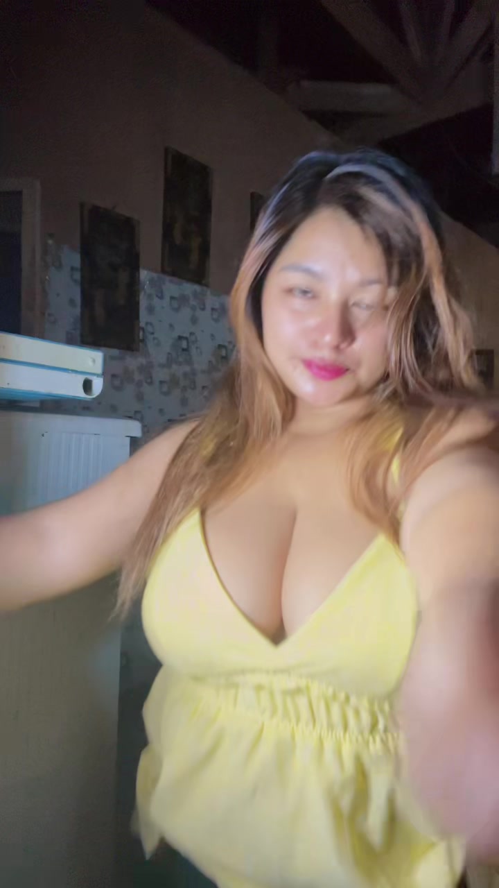 @cleavage mom