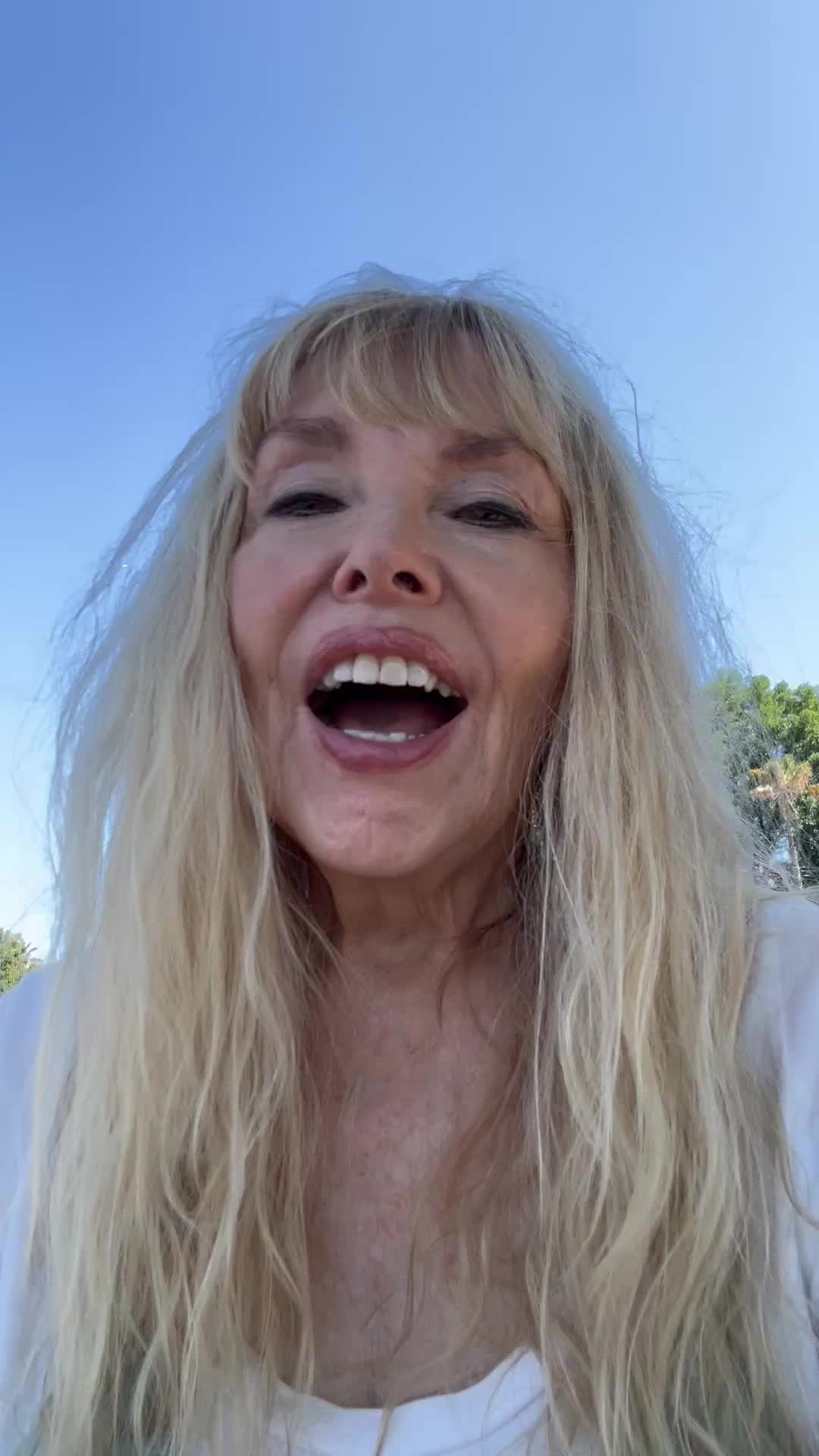 @Bebe