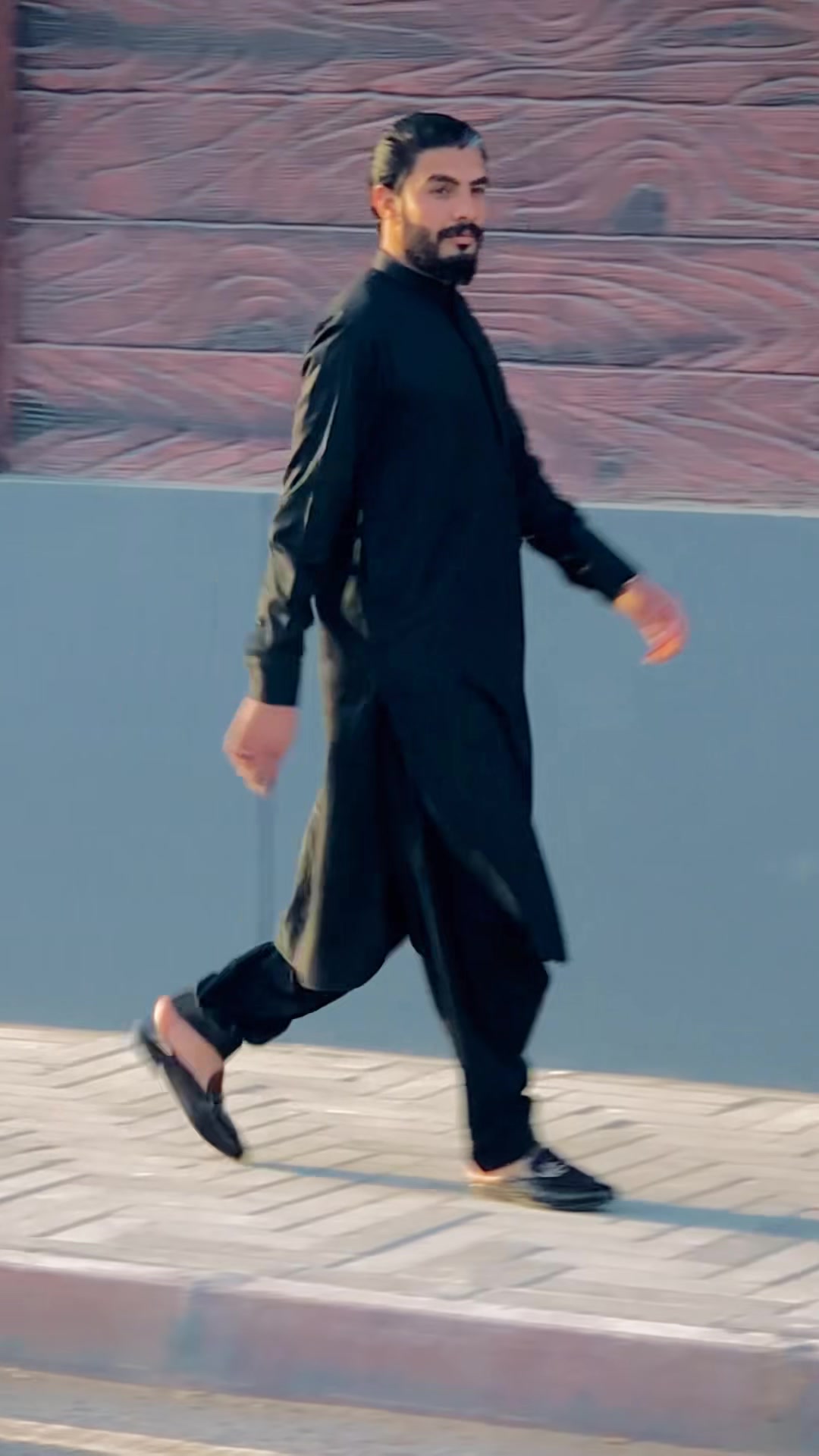 @(__سلمان مغل__ )