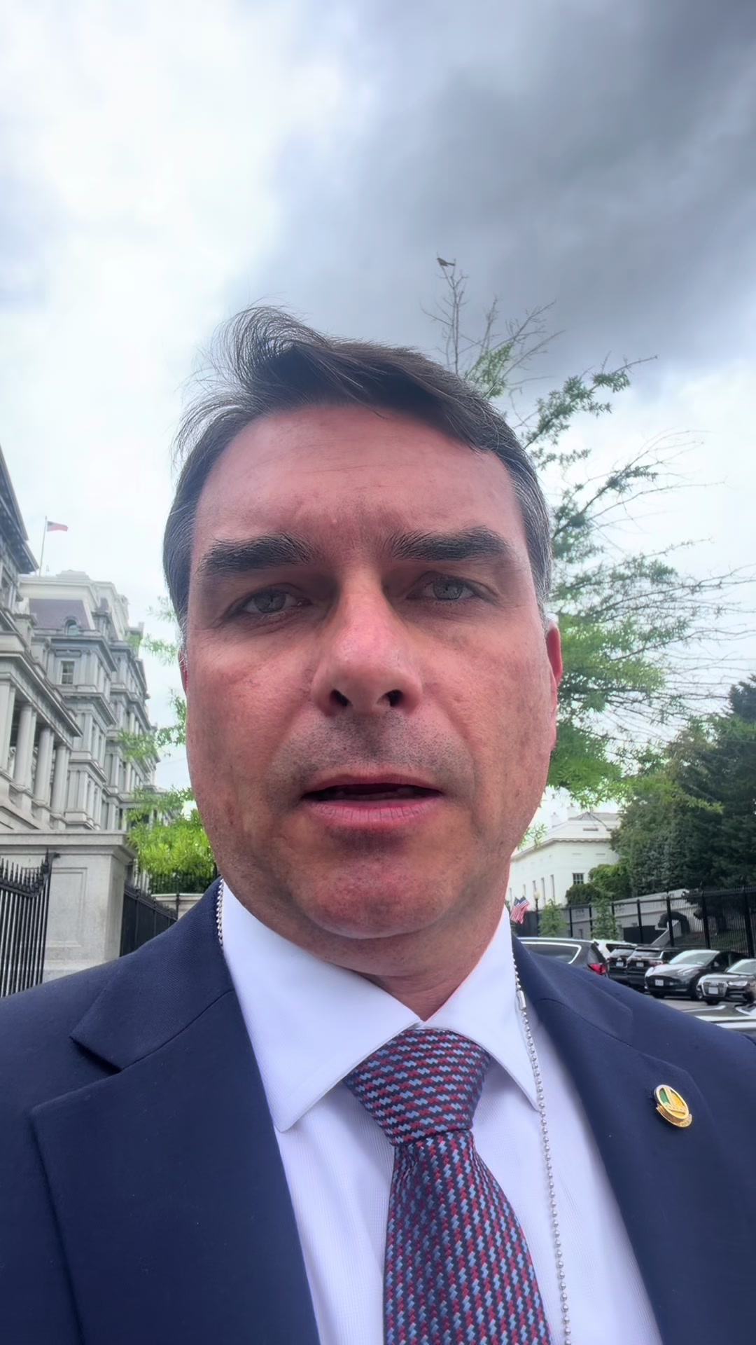 @Flávio Bolsonaro