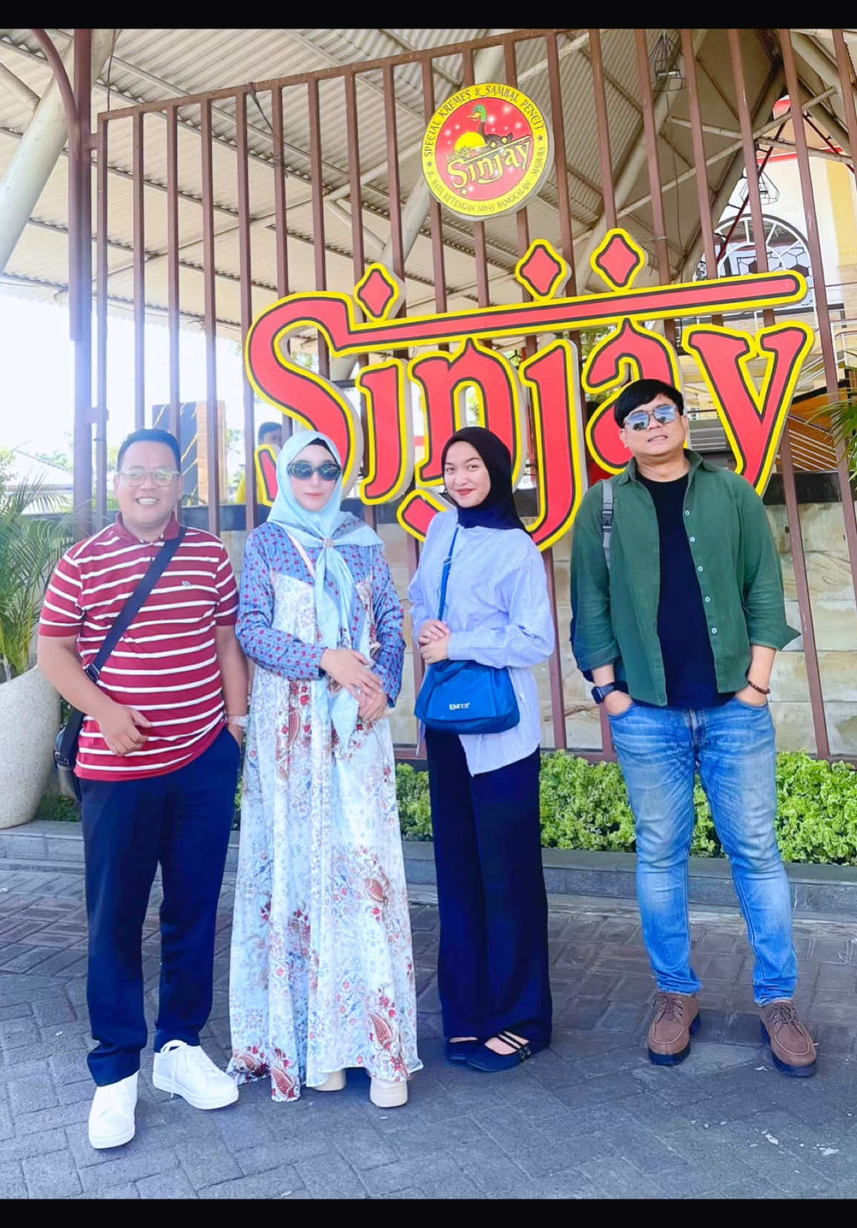 @Neyashari😇
