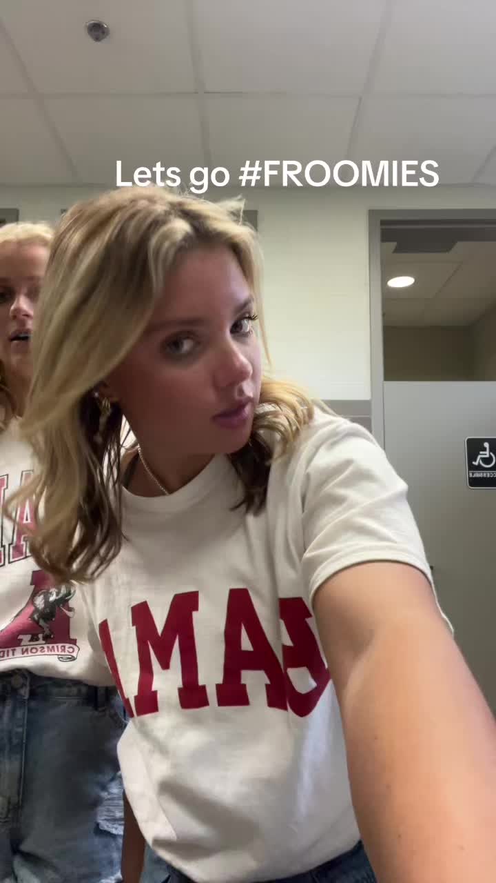 @clarrr990