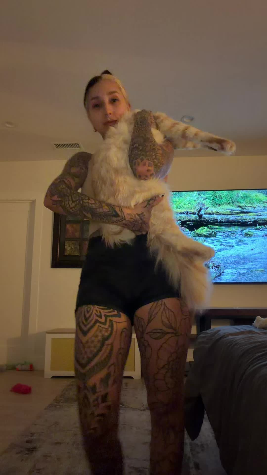 @Split_tongue_bri