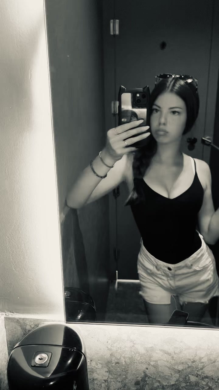 @𝐋 𝐚 𝐫 𝐚