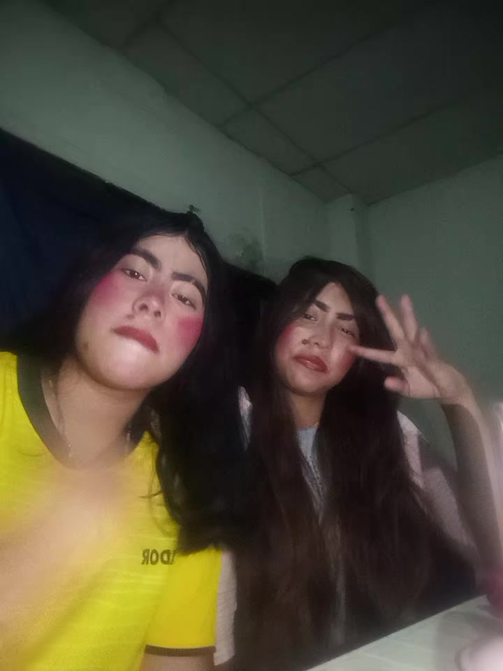 @👩🏻
