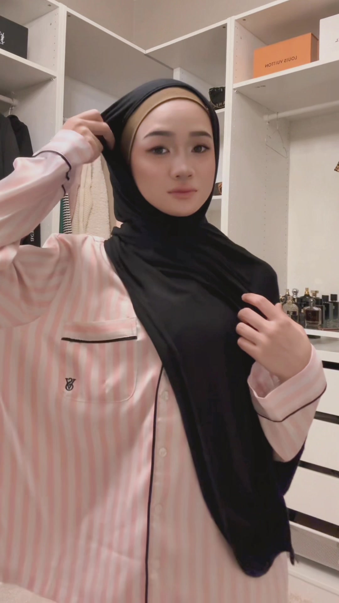 @Syaa Meoow 𝜗𝜚