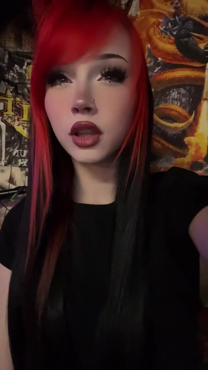 @freakshowsgirl