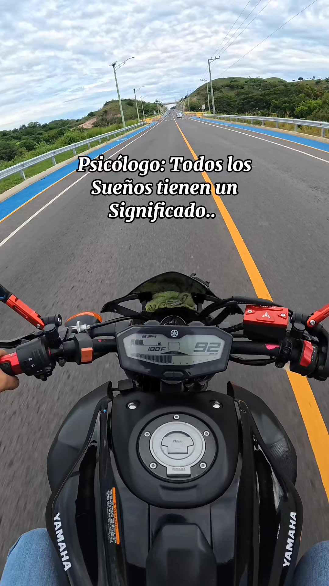 @La Mamalona🇸🇻🏍️