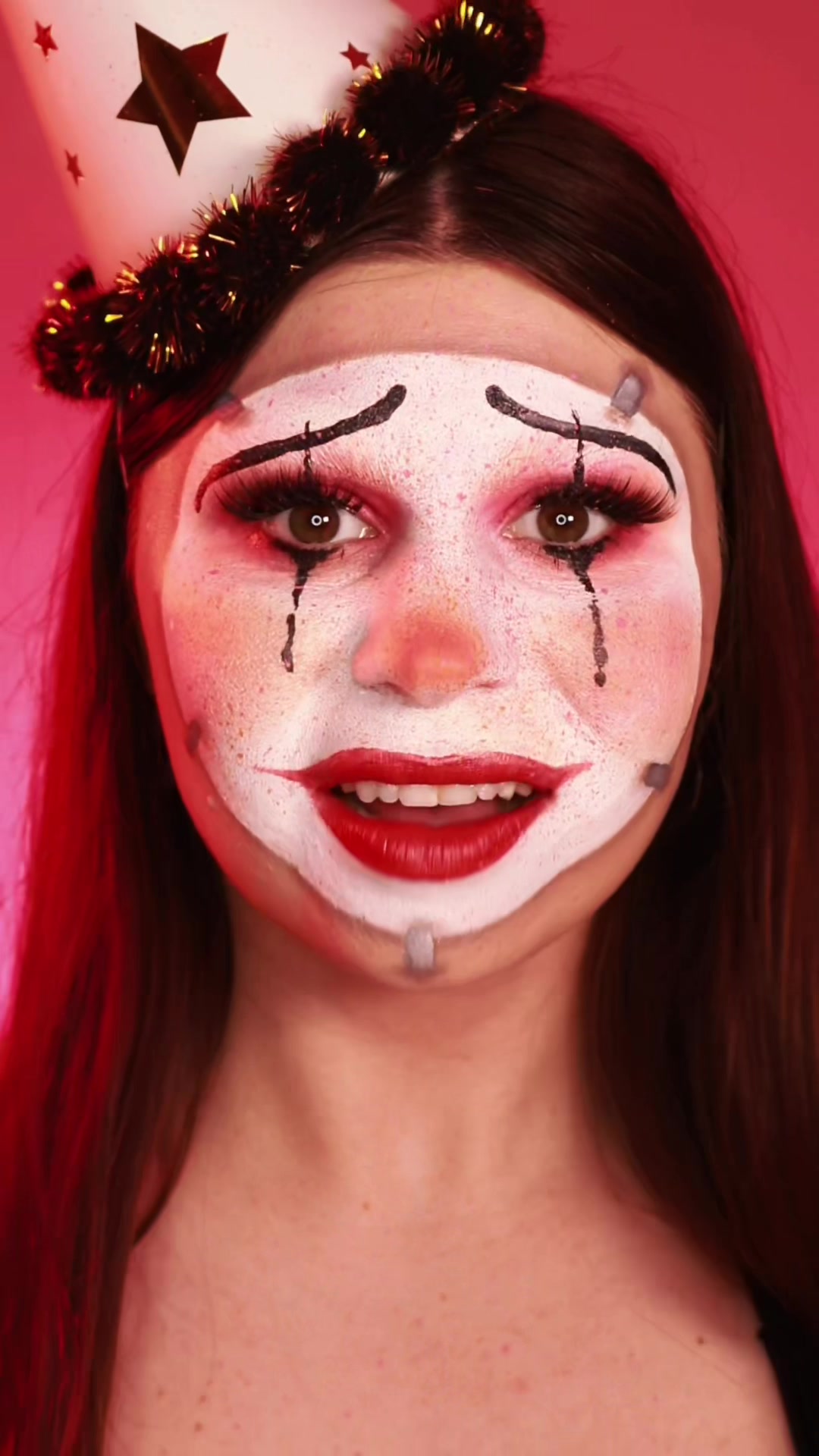 @Liana Tries Makeup