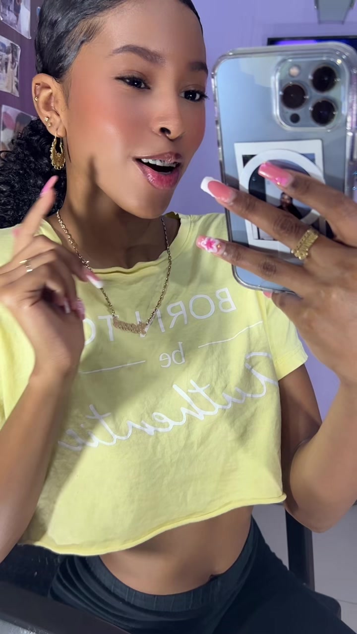@𝓓𝓪𝓷𝓷𝓪🦋😍