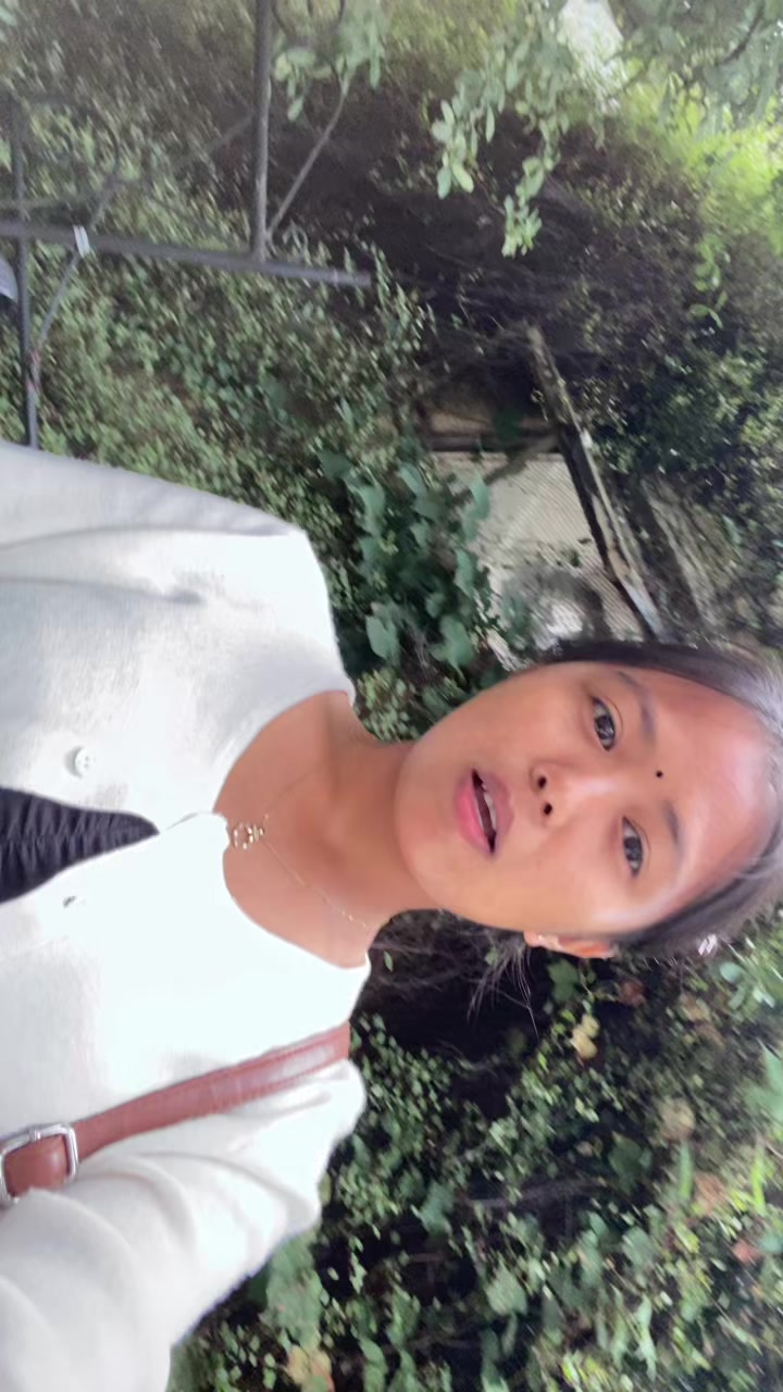 @सिरिसा 🌷🦋