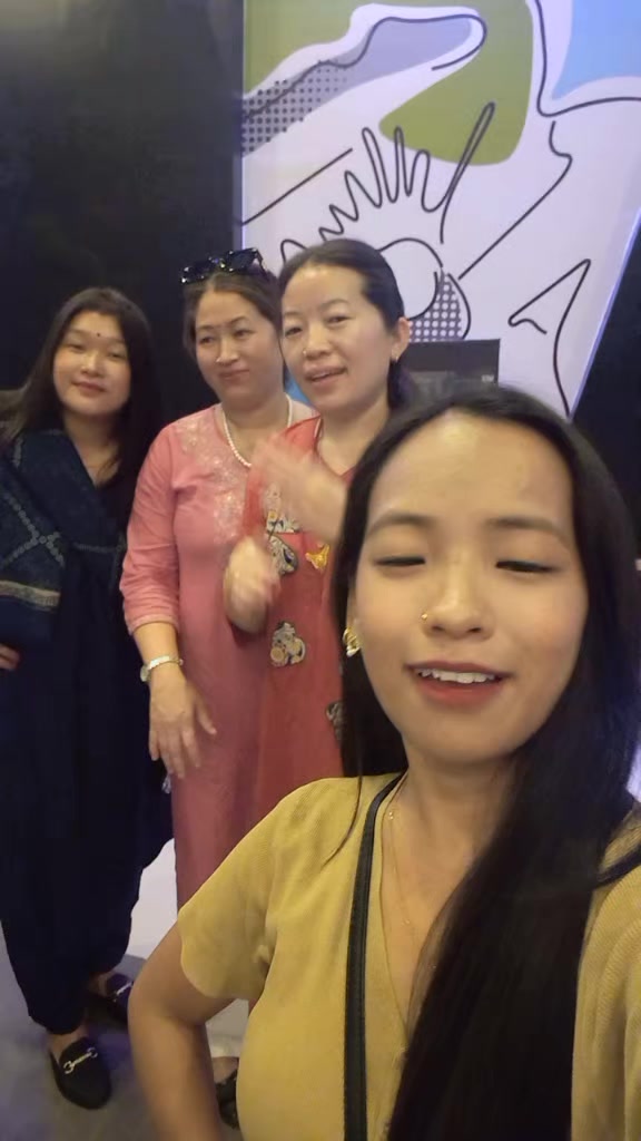 @ऋ...तु,,🌸