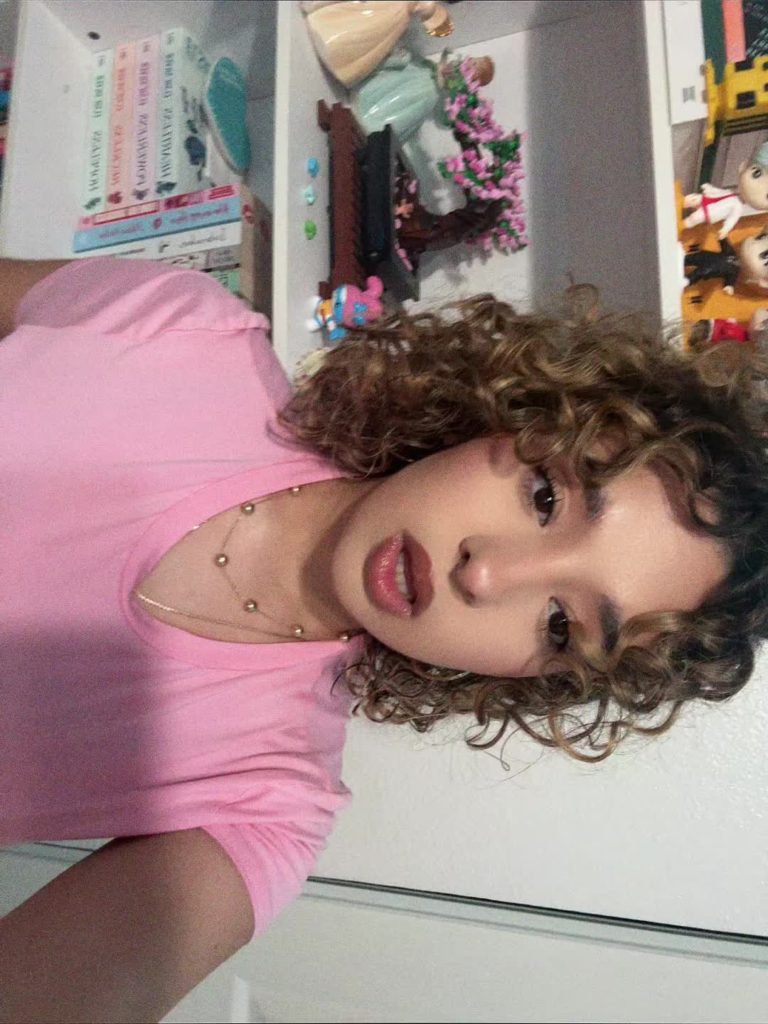 @🐝